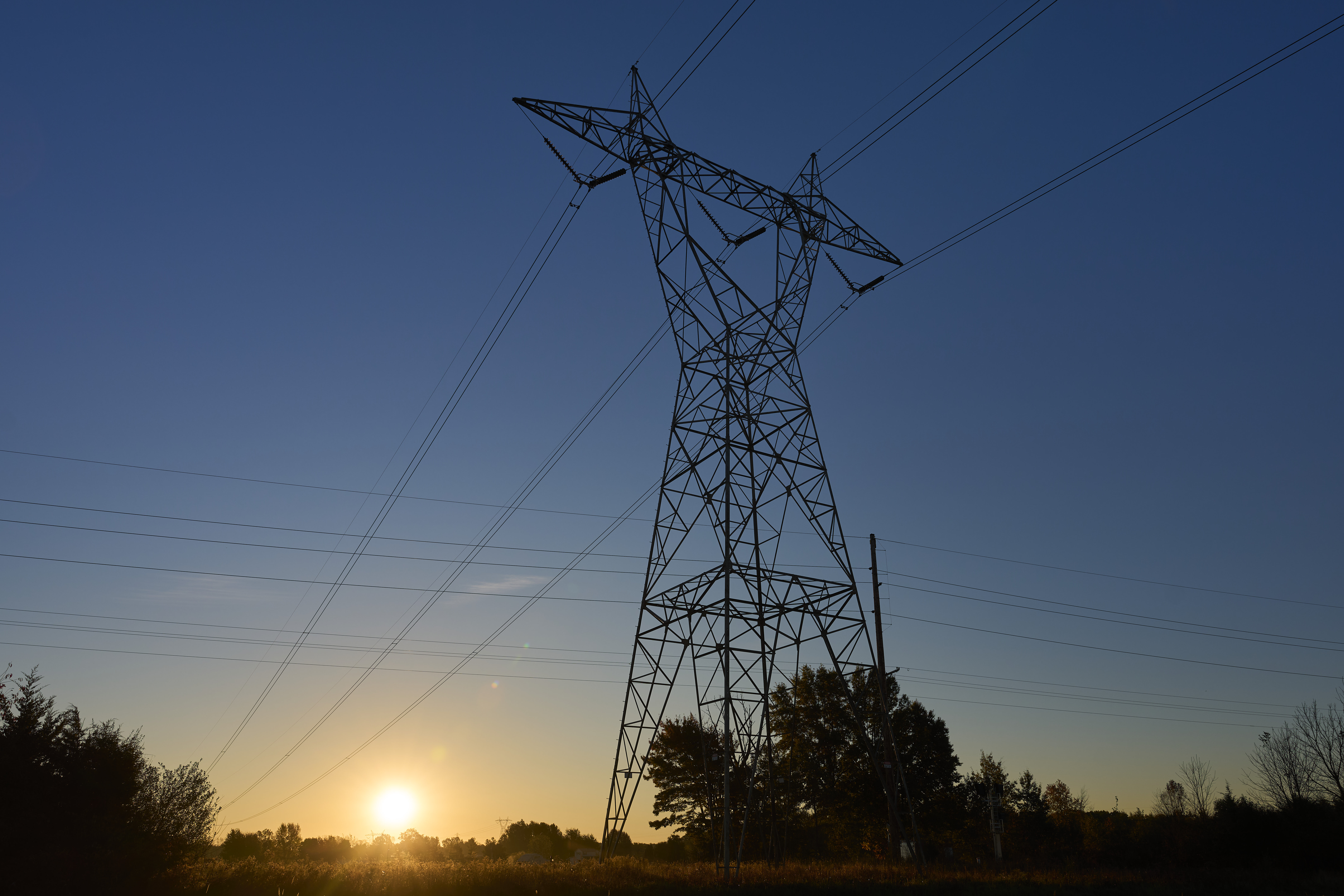 Transmission tower